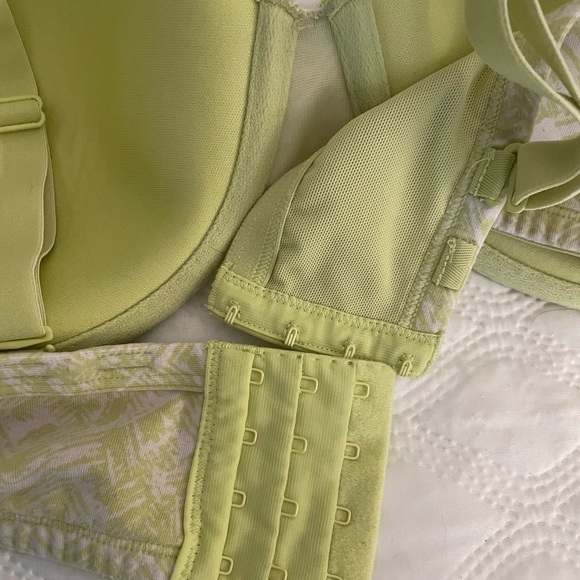 Cacique Lightly Lined 44C underwire. Line green - Picture 8 of 9